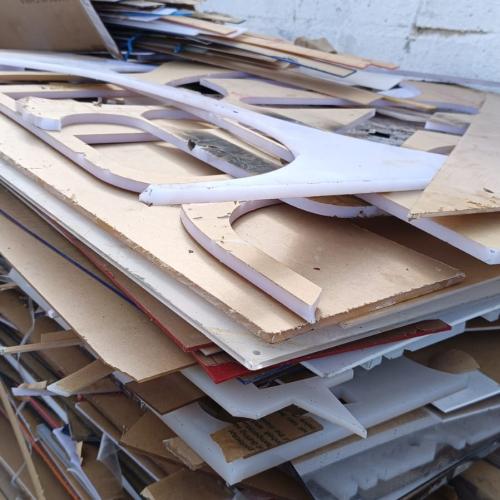 OTHER | Offering 15 Tons of Acrylic Sheet Scrap from Oman for Global Export