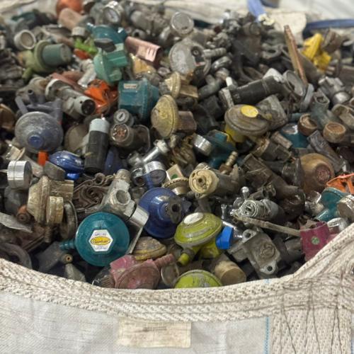 Scrap Metal | Exporting Zinc Die Cast Scrap – 100 MT Bundled Supply from Piraeus, Greece